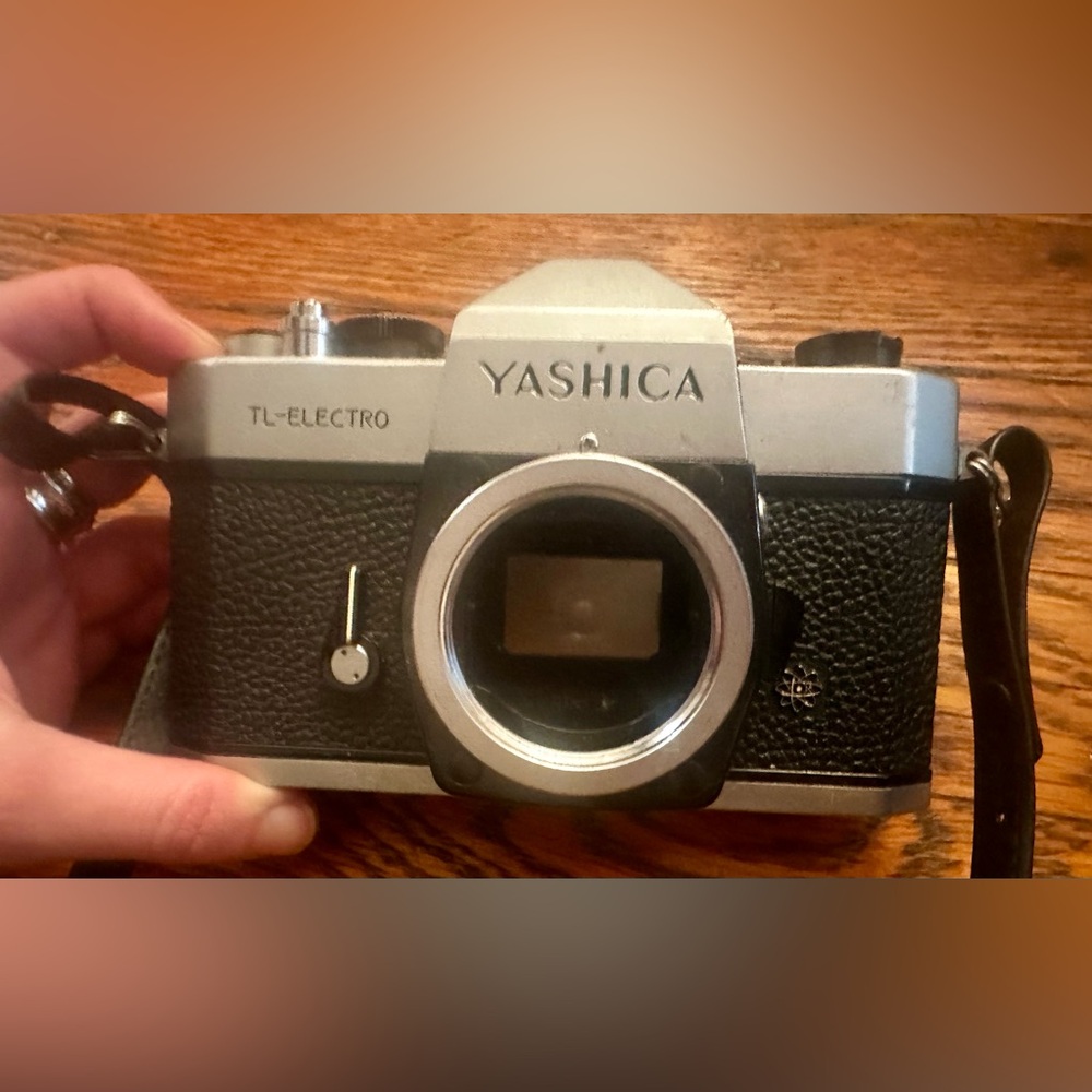 Vintage Yashica TL-Electro Black and Silver Camera working !